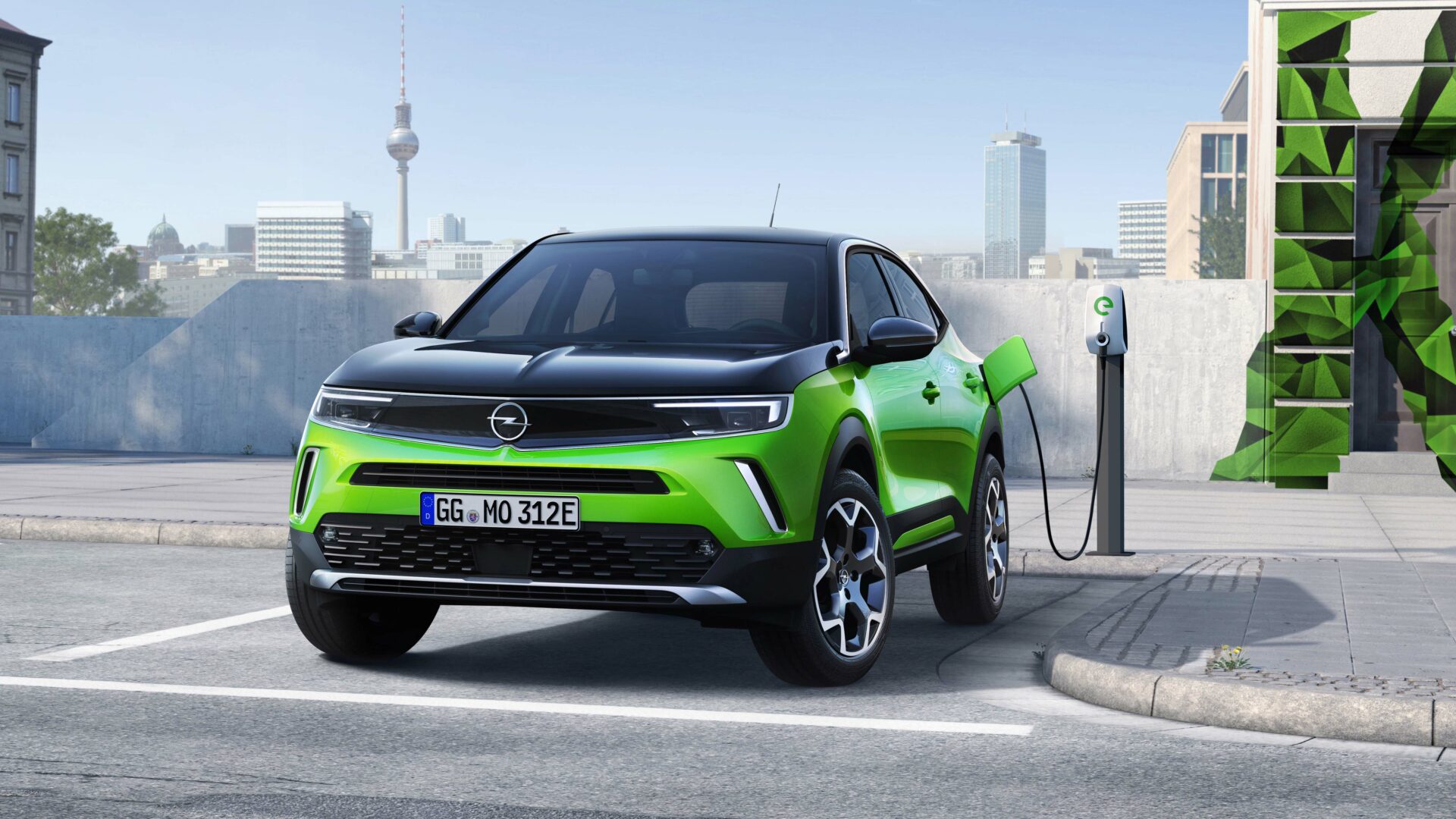 SINIRLI SAYIDA ELEKTRİKLİ OPEL MOKKA-e TÜRKİYE’DE