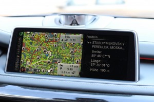 1451988542_BMW_TomTom_Traffic_ForRelease