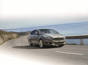 S-MAX front driving