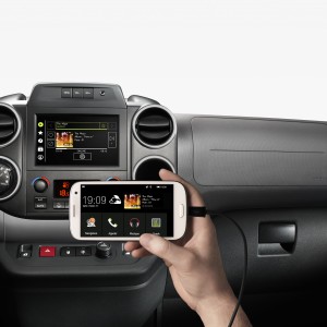 1458313571_Citroen_Berlingo_MirrorScreen