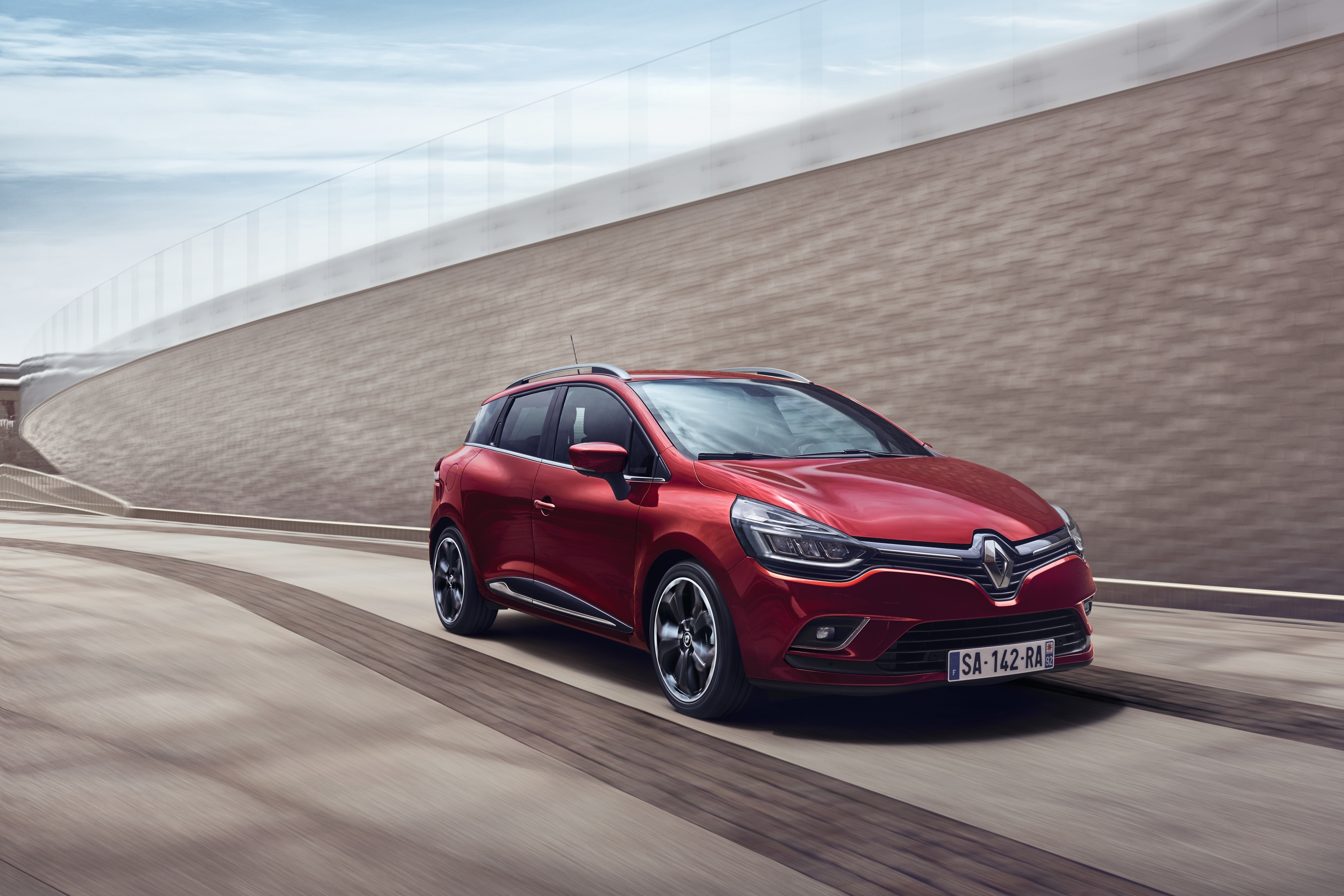 Yeni Renault Clıo Tanıtıldı.
