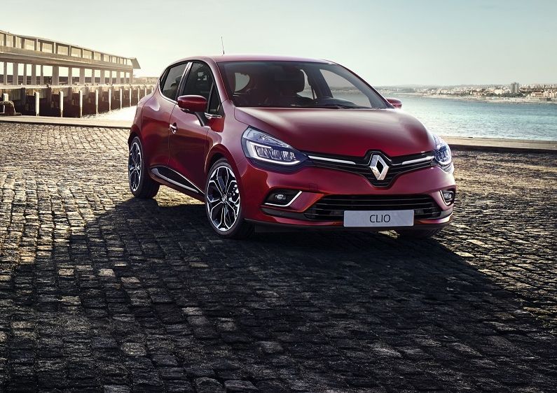 Yenilenen Clio ailesi Türkiye’de satışta