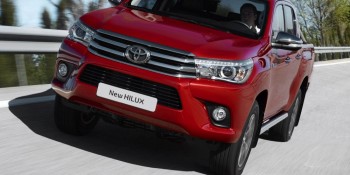 TOYOTA HILUX artık hem otomatik hem 4×2