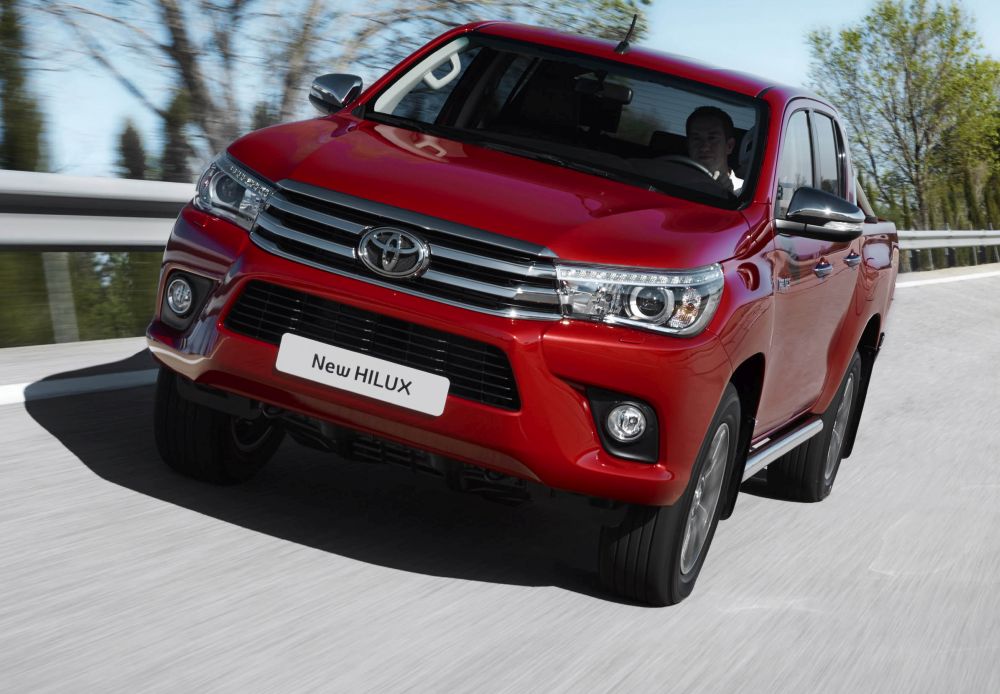 TOYOTA HILUX artık hem otomatik hem 4×2