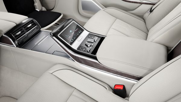 Yeni Audi A8’in tüm kontrolleri parmaklarınızın ucunda
