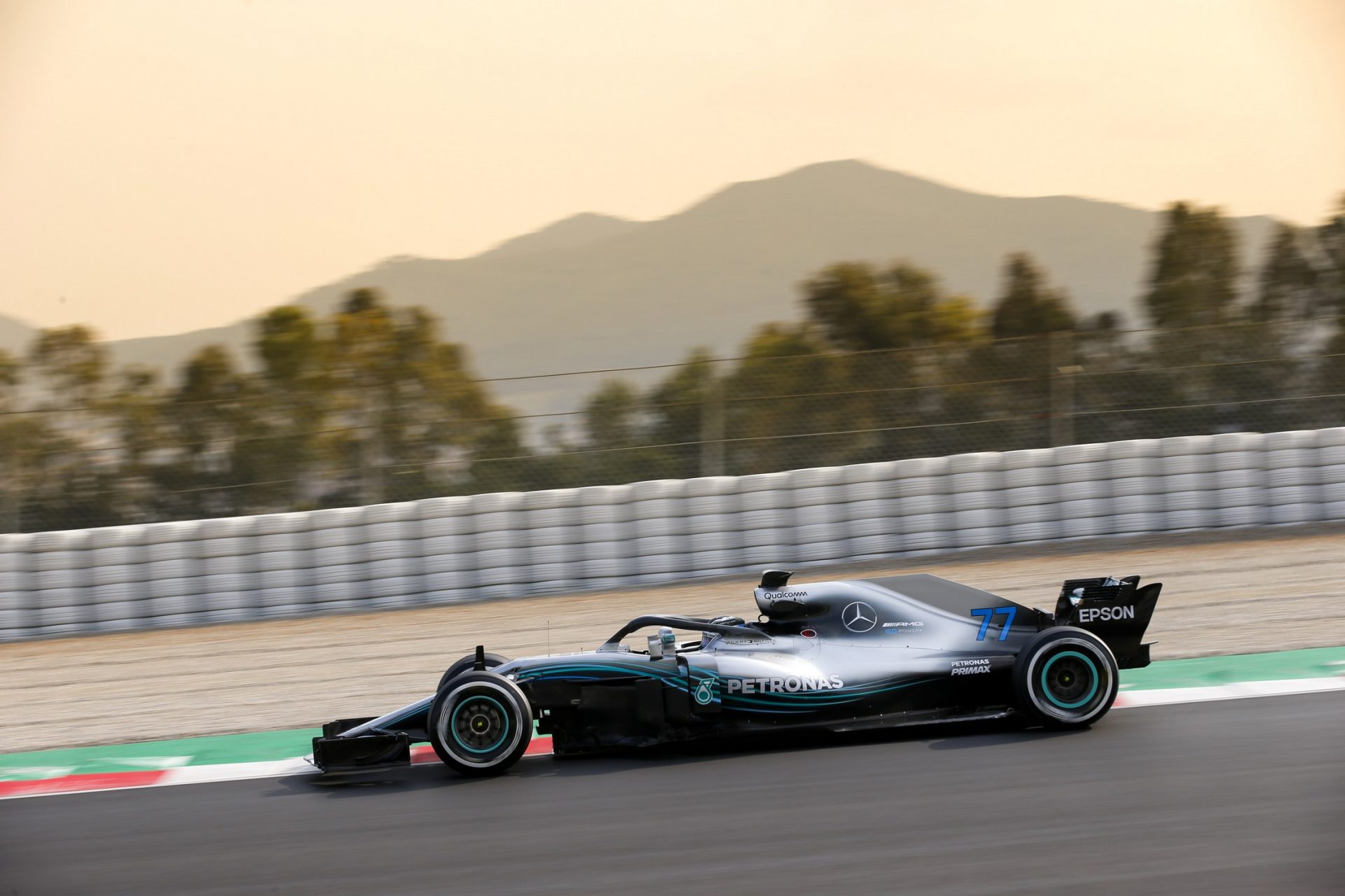 F1 için geri sayım başladı: Mercedes-AMG F1 W09 EQ Power+ gün yüzüne çıktı