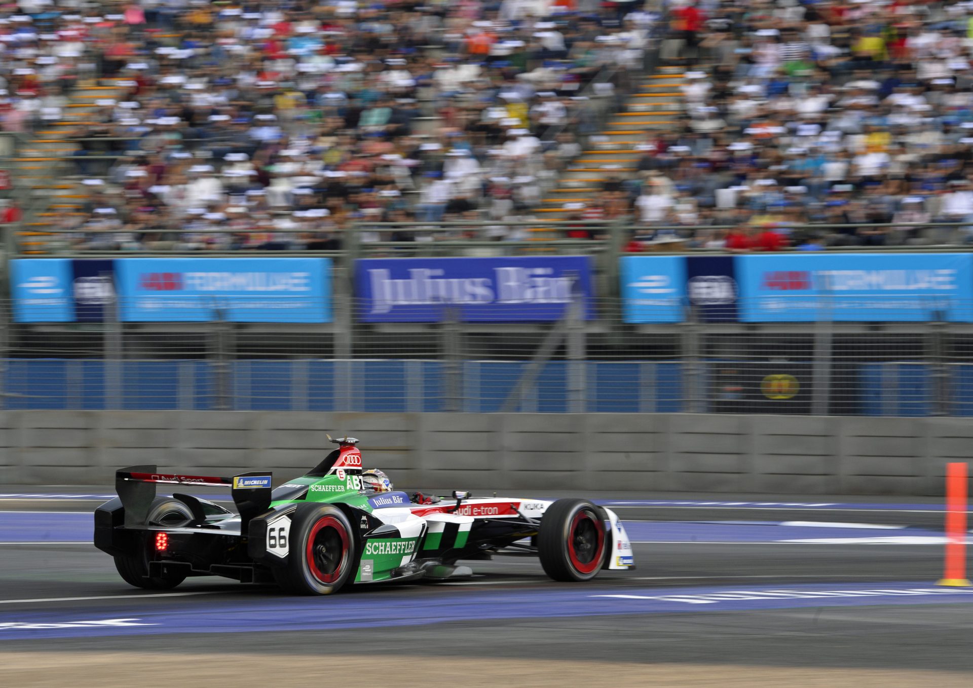 Audi yeni nesil Formula E otomobili piste çıktı