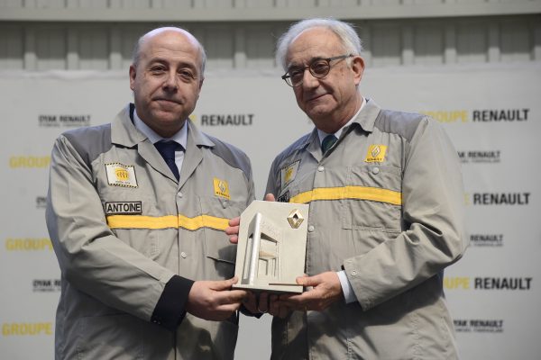 Oyak Renault üst yönetiminde bayrak değişimi