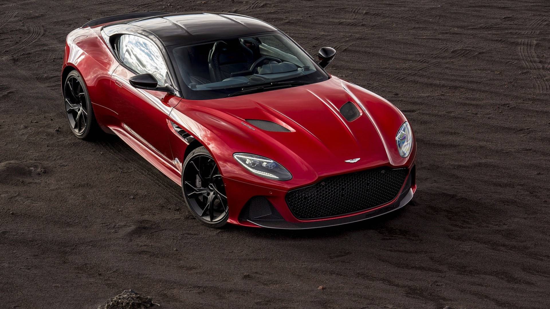 Aston Martin’in yeni Super GT’si: DBS Superleggera