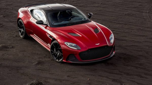 Aston Martin’in yeni Super GT’si: DBS Superleggera