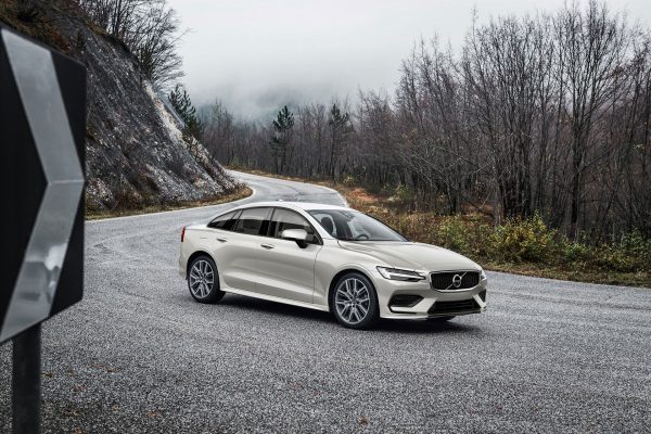 Yeni Volvo S60 dizel motorla sunulmayacak