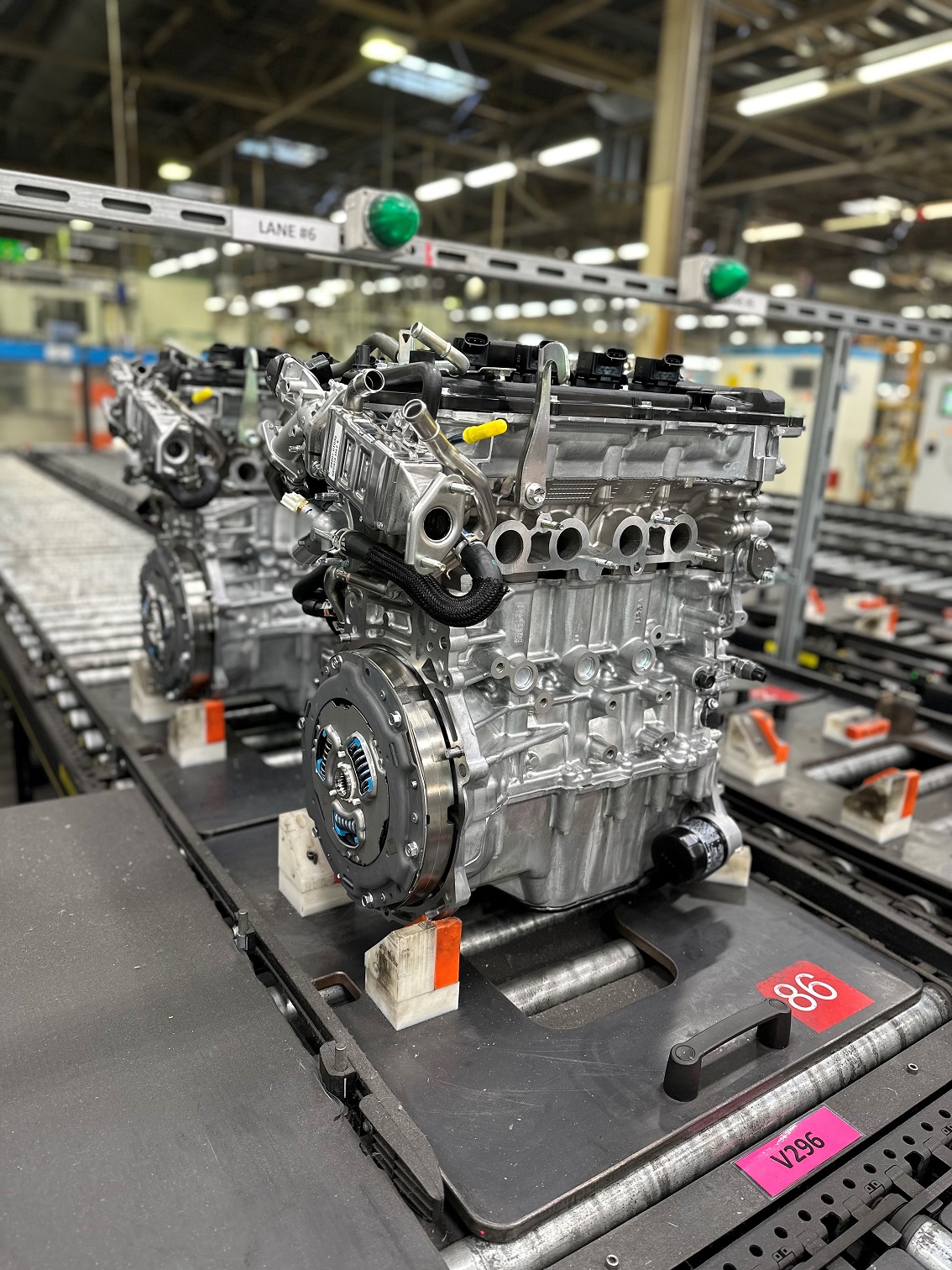 TOYOTA’DA 5. JENERASYON HİBRİT TEKNOLOJİSİ DÖNEMİ BAŞLIYOR