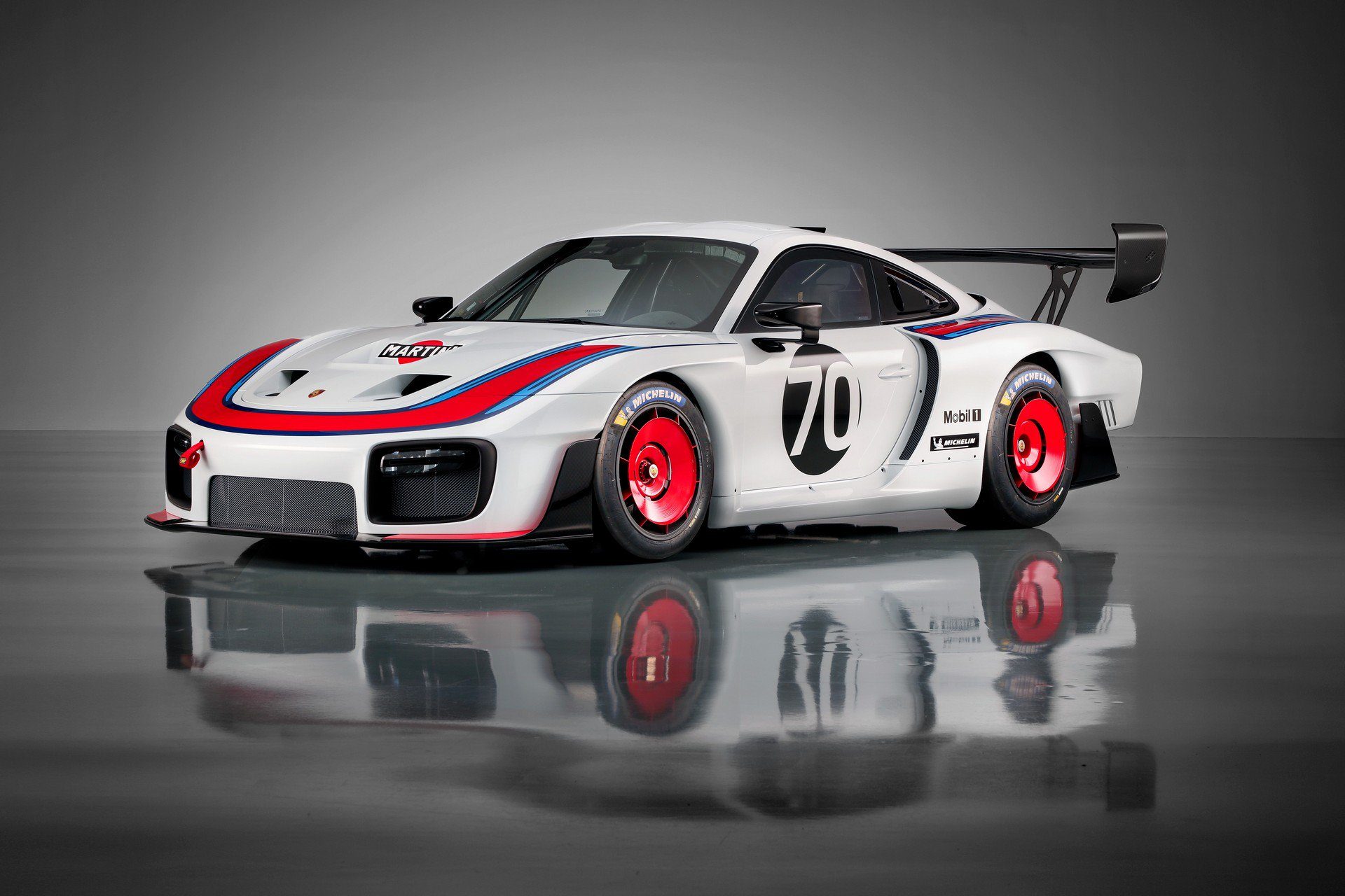 Porsche 935 efsanesi geri döndü!
