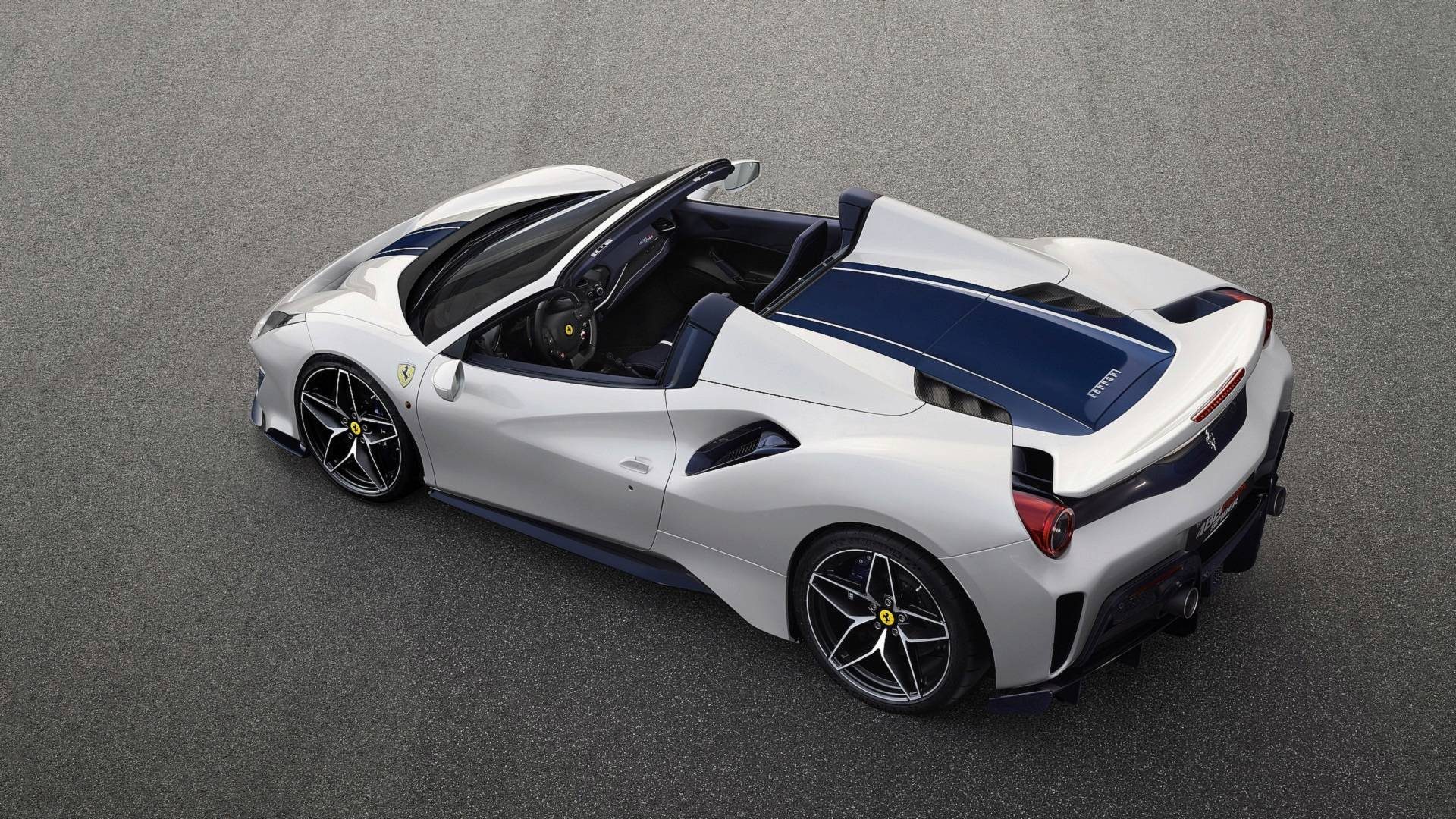 Bir anda geldi: Ferrari 488 Pista Spider