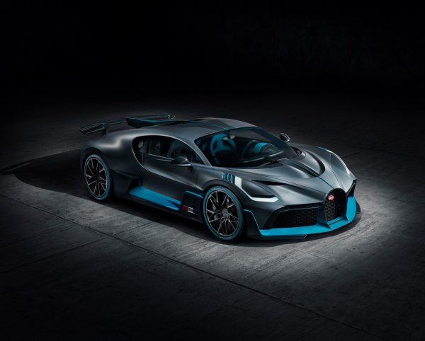 Bugatti, Divo ile virajlara göz dikiyor