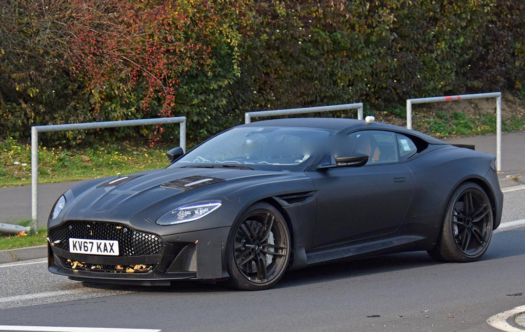 Aston Martin Vanquish testlerden geçiyor