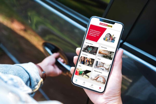 ARABAM.COM’UN GARAJ’INDA HİZMET VE MARKA ÇEŞİTLİLİĞİ ARTIYOR