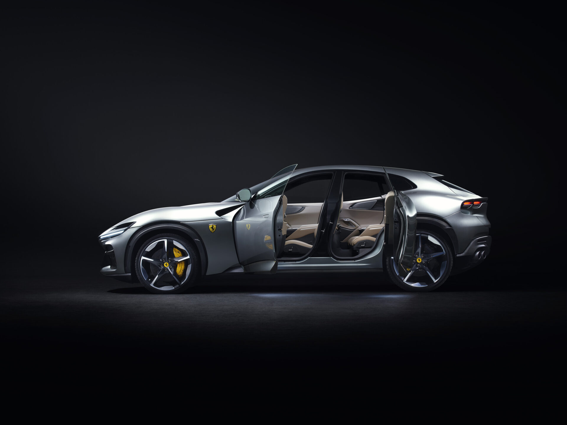 FERRARI’YE İKİ ÖNEMLİ ÖDÜL