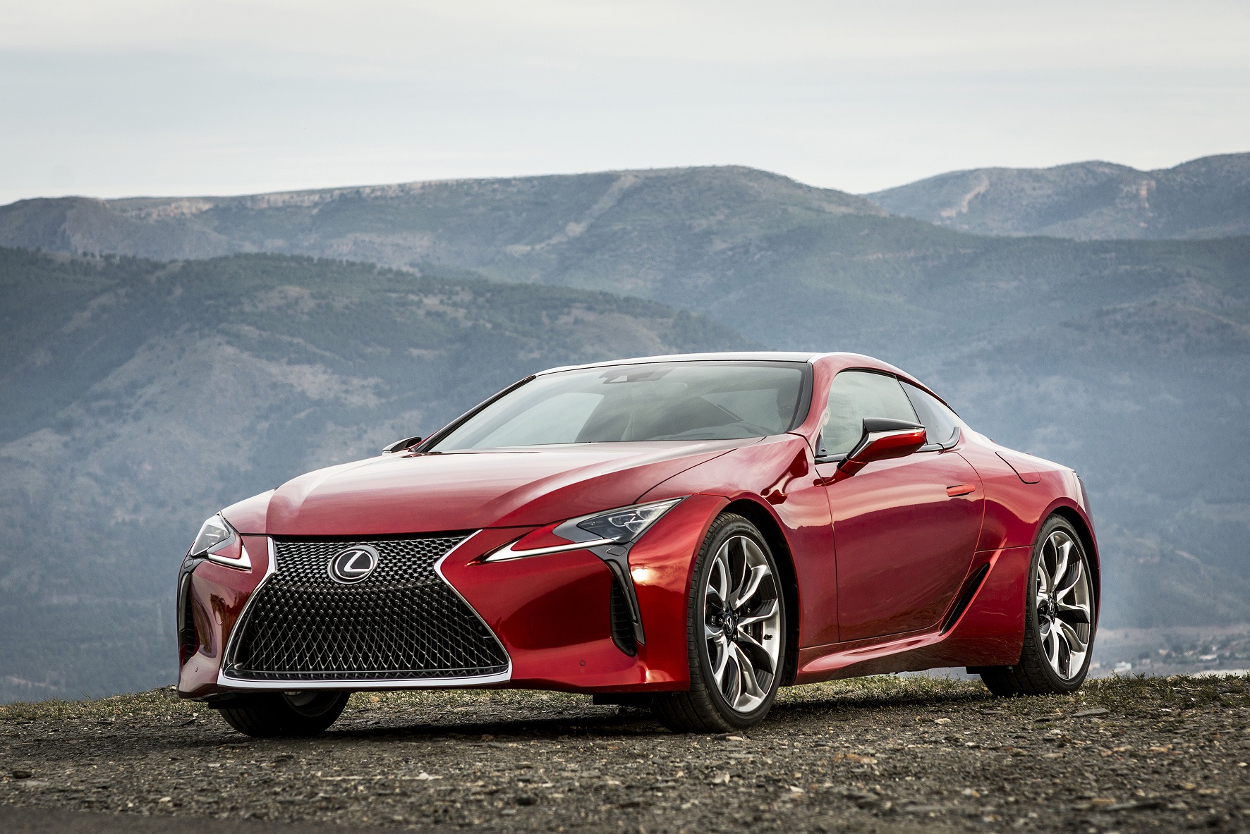 Lexus’un Süper Coupe’si LC 500 Avrupa Turunda