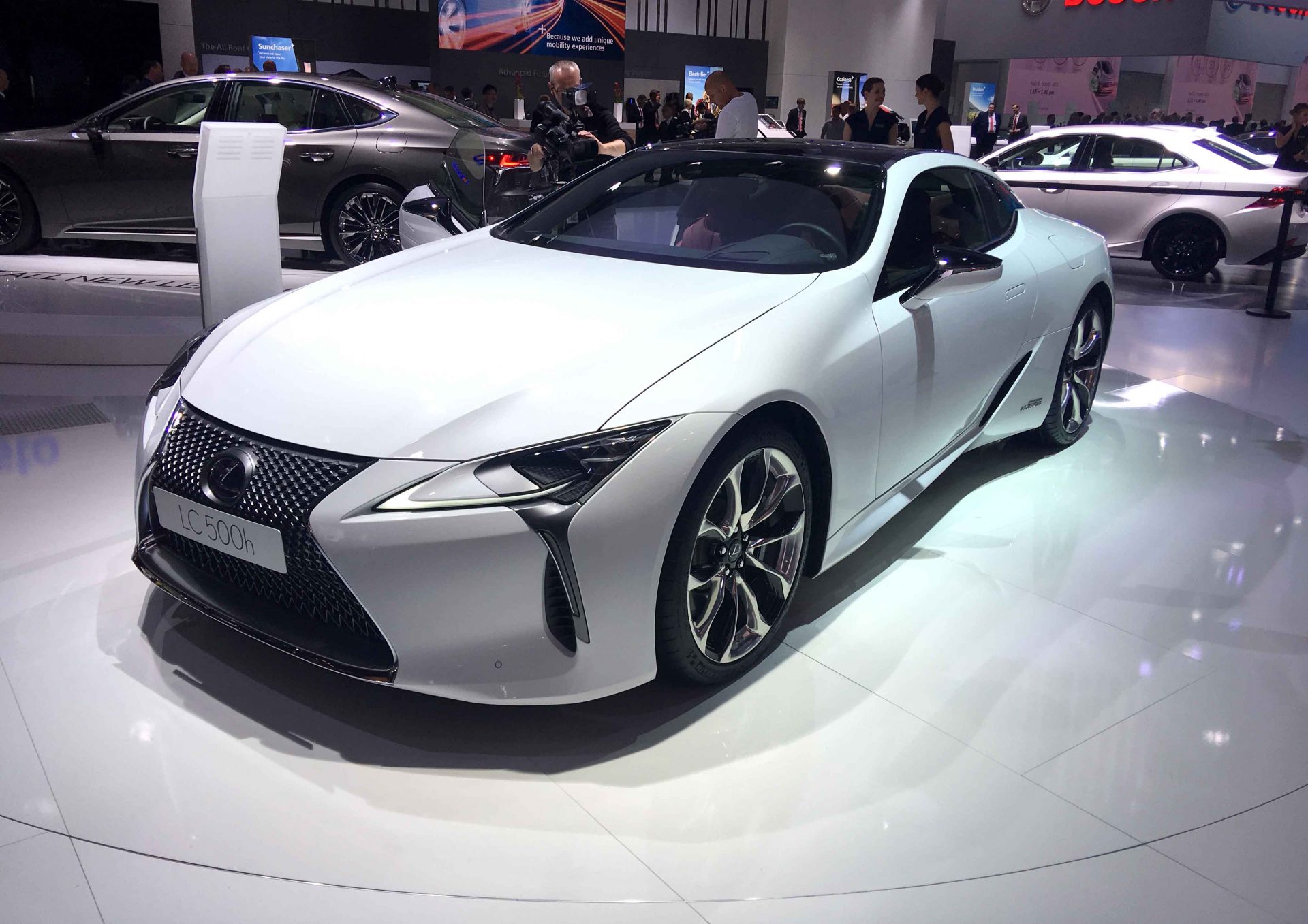 Lexus en yeni modelleriyle Frankfurt’ta
