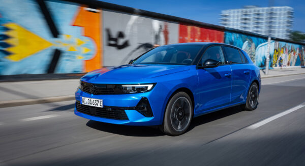 OPEL ASTRA ELEKTRİK’E ECOTEST’TEN 5 YILDIZ