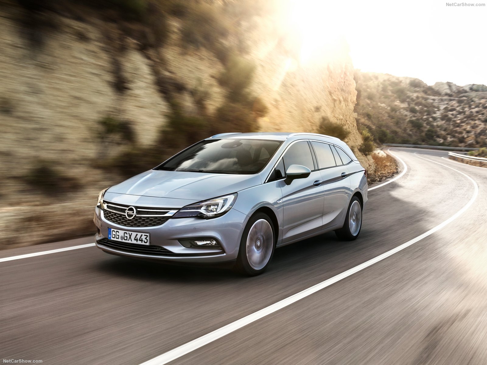 Opel Astra Sports Tourer Fiyatları Açıklandı