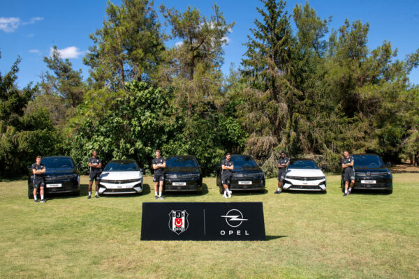 Opel’in Global Spor Tutkusu Türkiye’de Beşiktaş JK ile Buluştu!