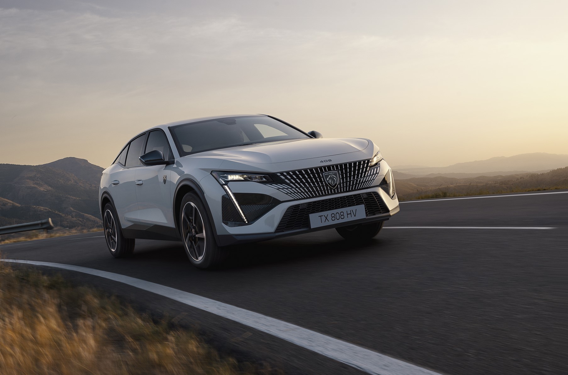 PEUGEOT YENİ E-408’İ TANITTI