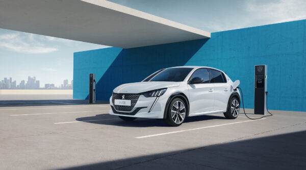 “400 KM MENZİL”Lİ PEUGEOT e-208