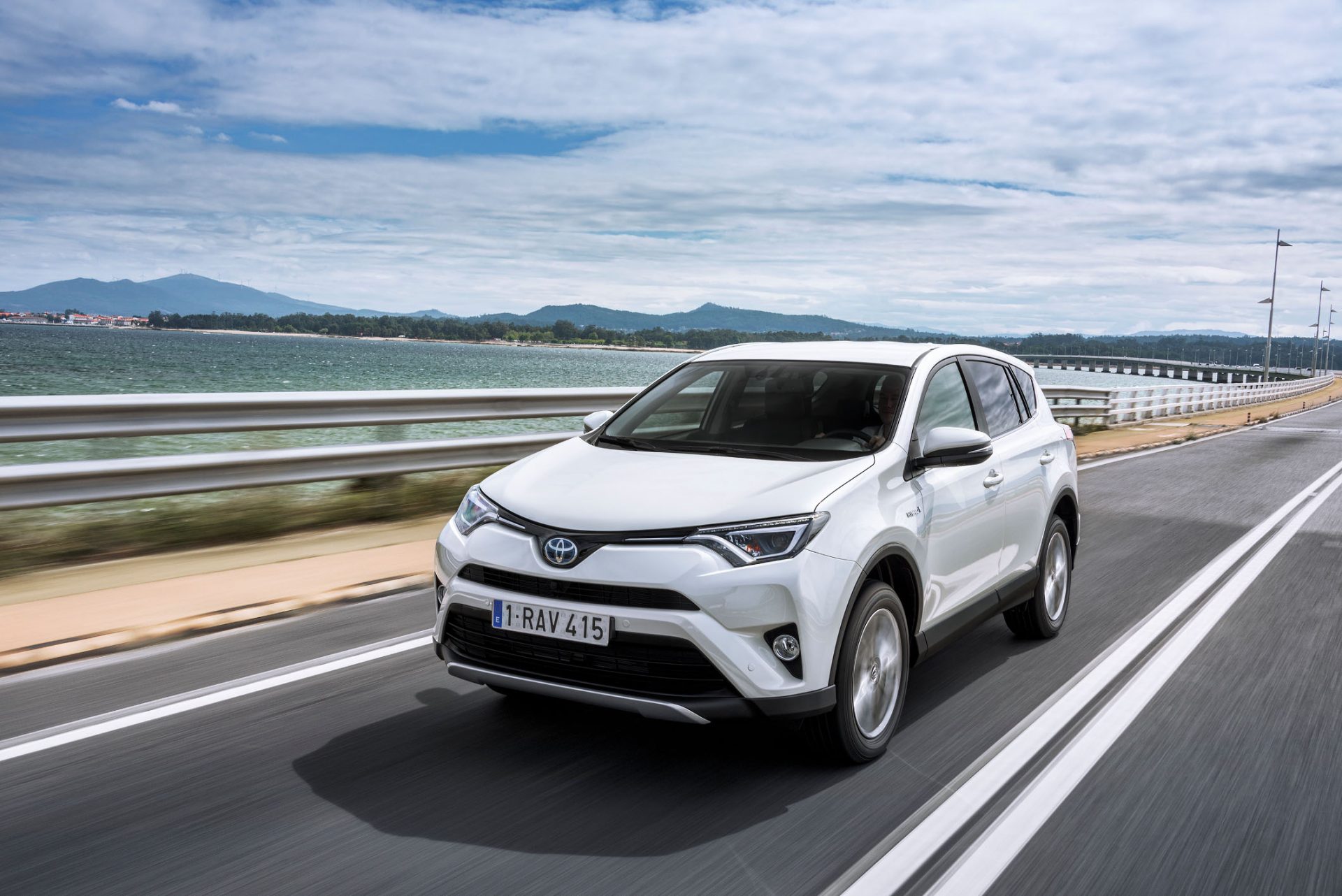 Toyota ‘nın Satışlarının %40 ‘ı Hibrit