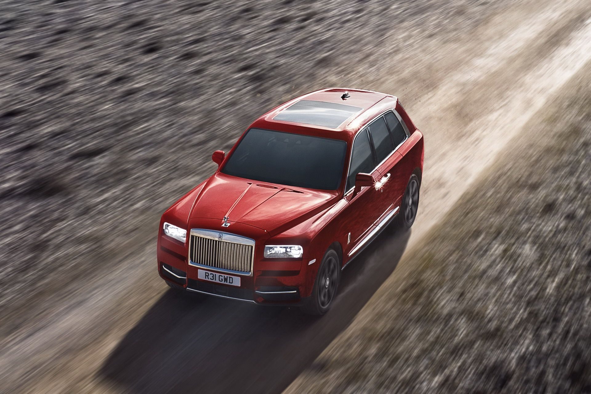 SUV dünyasının “kraliyet mücevheri”yle tanışın: Rolls Royce Cullinan