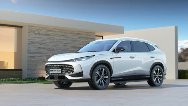 MG, YENİ HS MODELİNİN ÖN SATIŞINA BAŞLADI