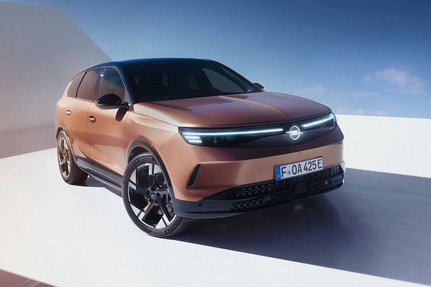 YENİ NESİL OPEL GRANDLAND TANITILDI