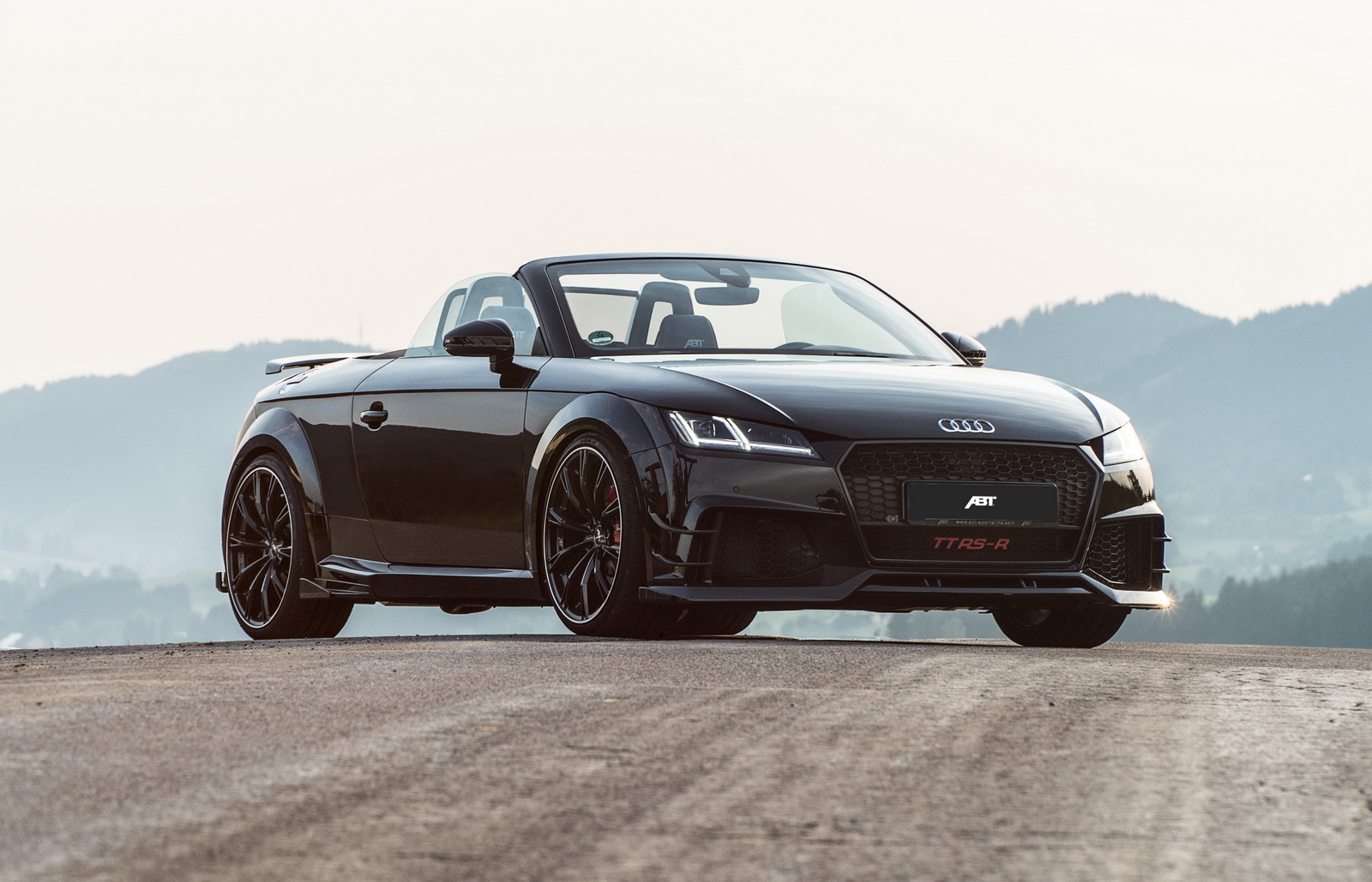Audi TT RS R Roadster Modeline Yeni Paket