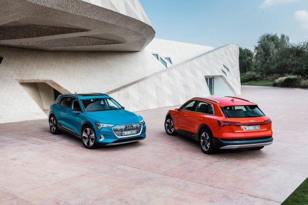 Audi’nin elektrikli SUV’u e-tron’u inceleyin!