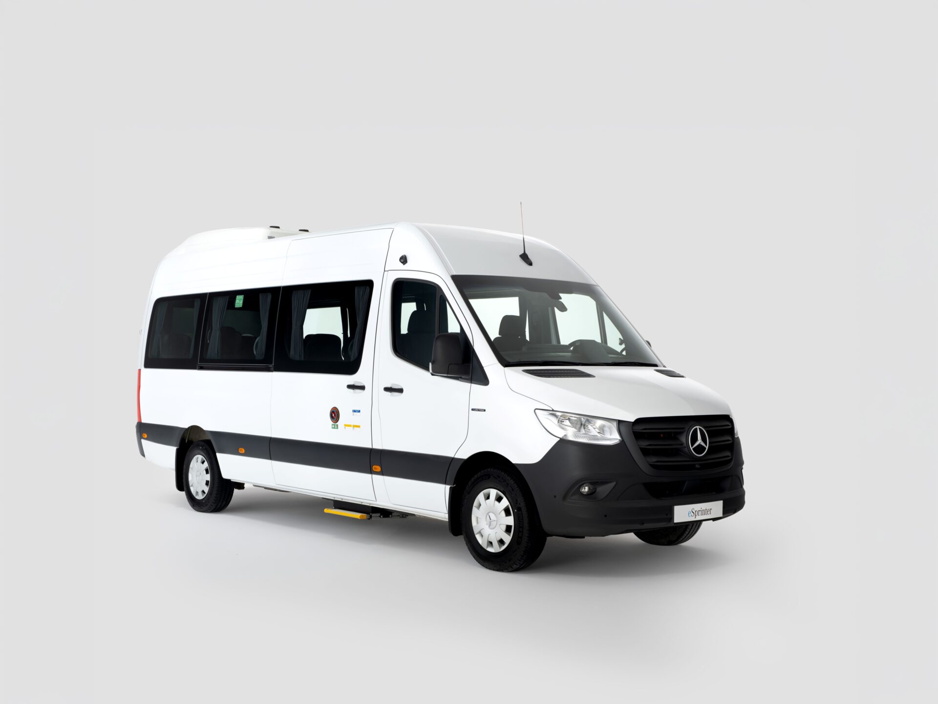 DÜNYADA İLK TÜRKİYE’DE: MERCEDES-BENZ eSPRINTER MİNİBÜS DÖNÜŞÜMÜ