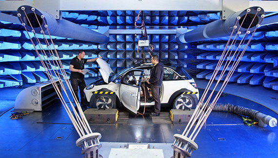Opel Adam Rocks Testi Geçti